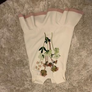 A white flower dress for girls.